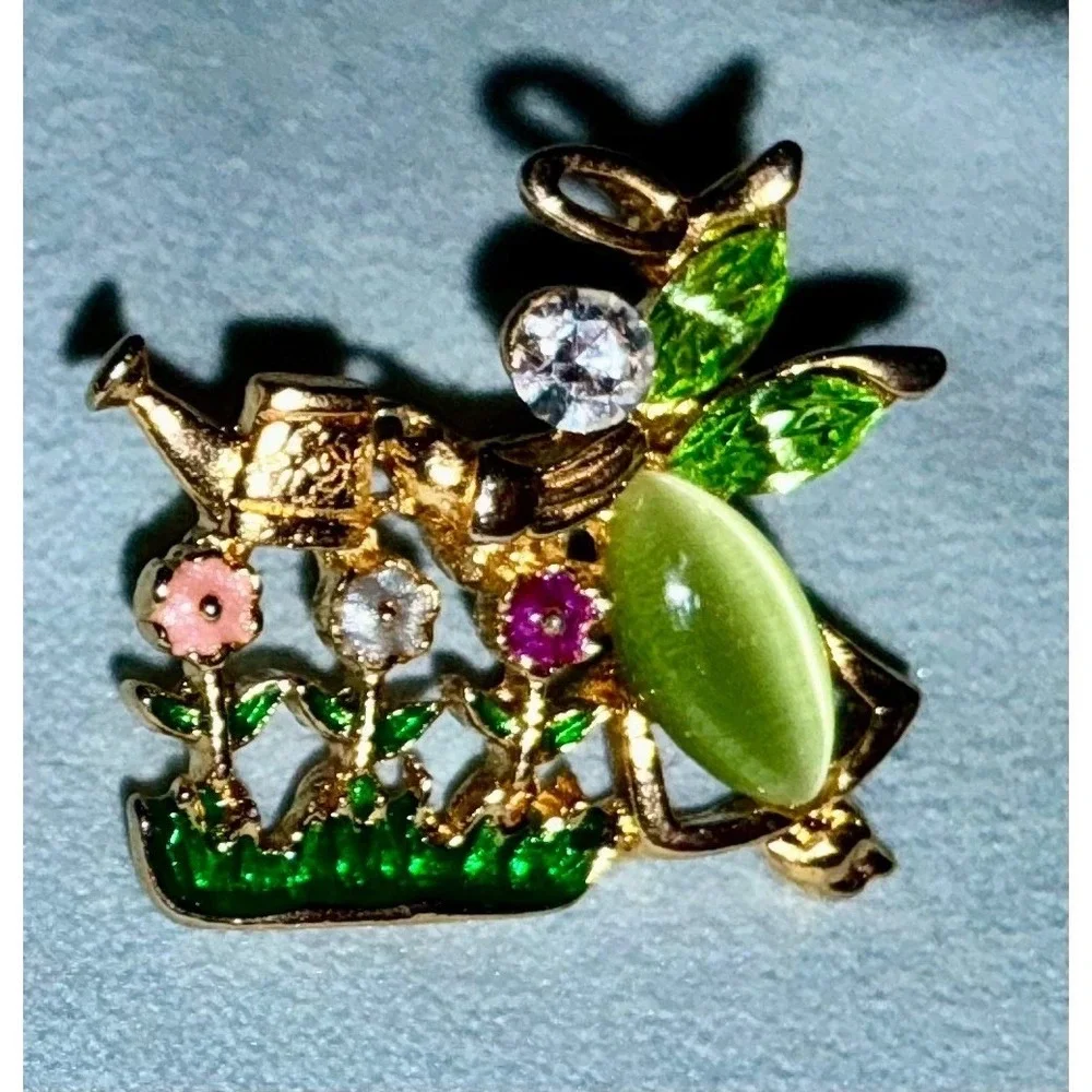 Gardener Fairy Angel Halo Sprinkling Can Gold‎ Tone Figural Brooch Fairycore